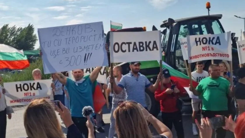 Зърнопроизводителите блокират страната във вторник
