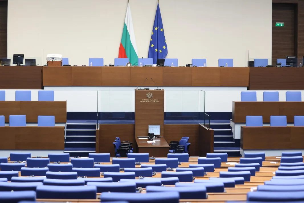 Днес депутатите няма да работят поради преумора