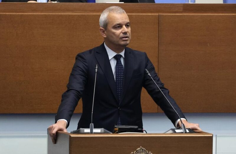 Костадин Костадинов: „Възраждане“ ще продължи да казва истината в храма на лъжата