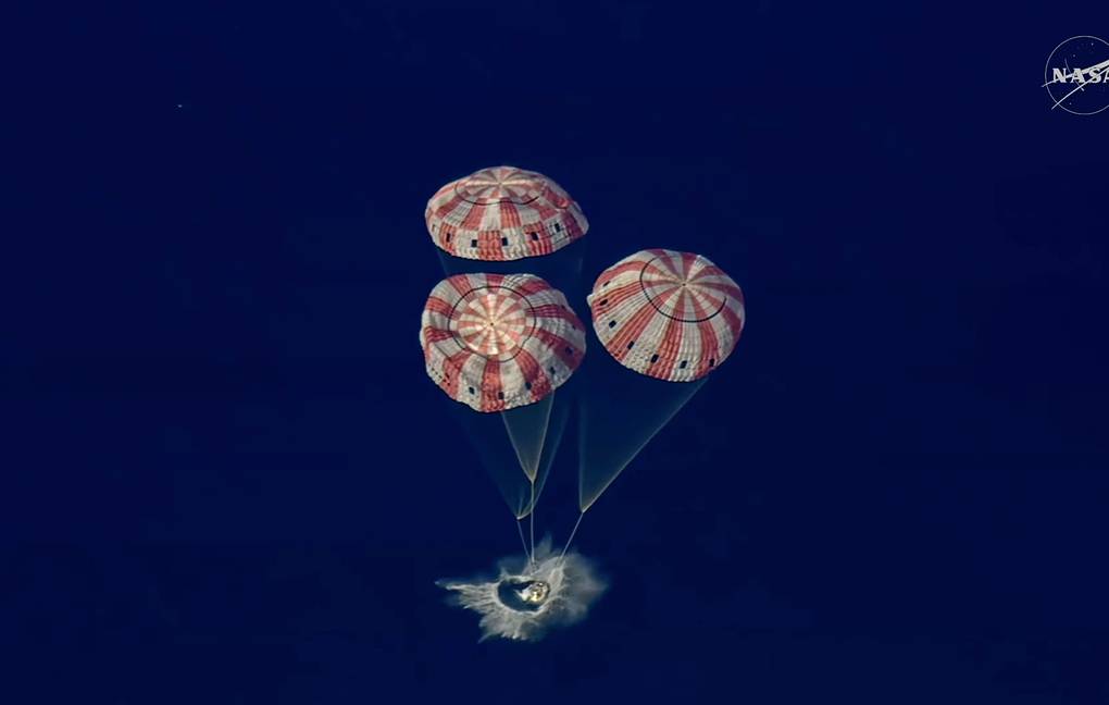 НАСА: Космическият кораб, носещ астронавтите от мисията Artemis II, се завърна на Земята